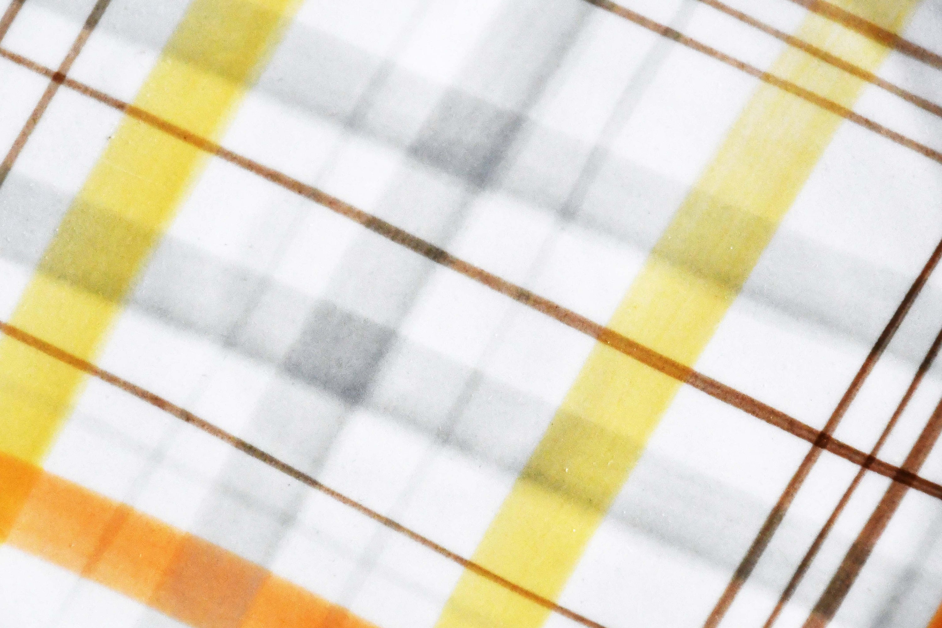 BISQUE Carreaux Hand-written checked Plate CDF Yellow Brown