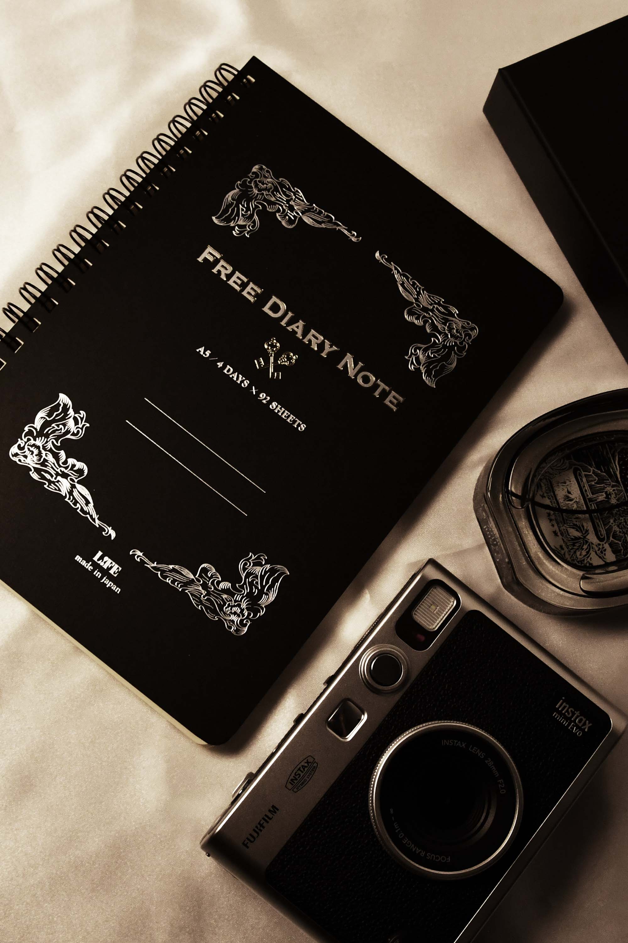 LIFE Free Diary Note A5 4 Days 92 Sheets Black Made in Japan