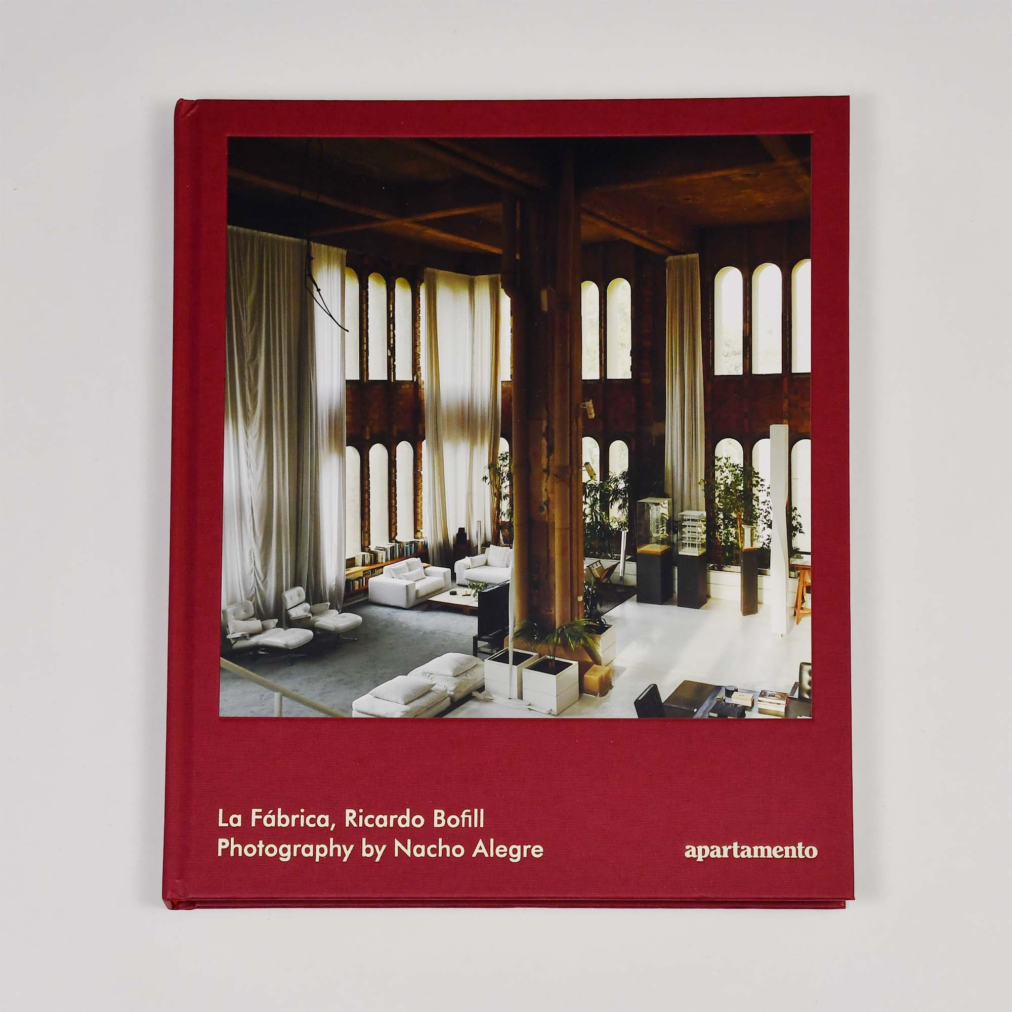 [Public Knowledge] 'La Fabrica' - Ricardo Bofill Apartamento (2022)