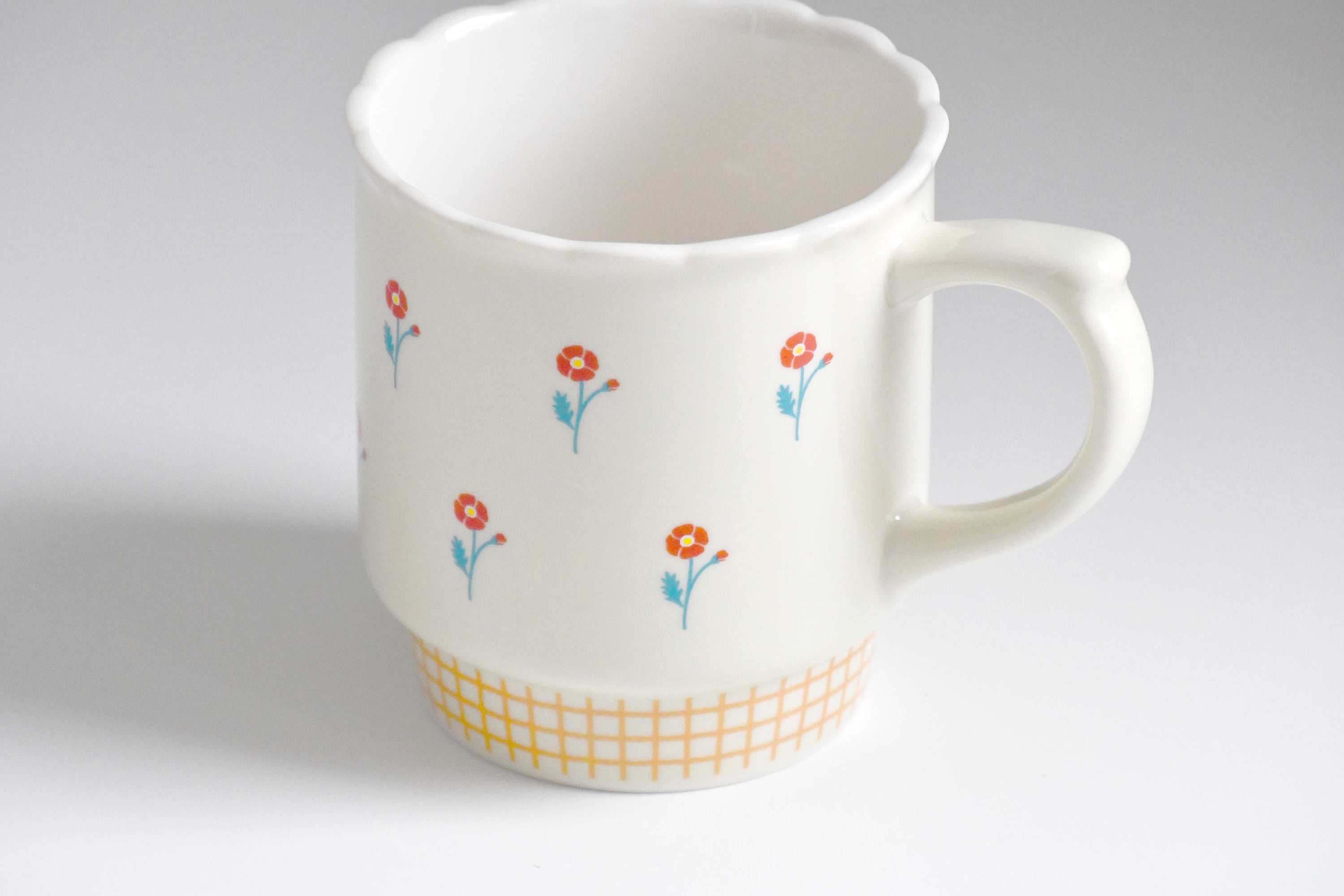 bloomy mug Beige Poppy Mug cup, cute retro design